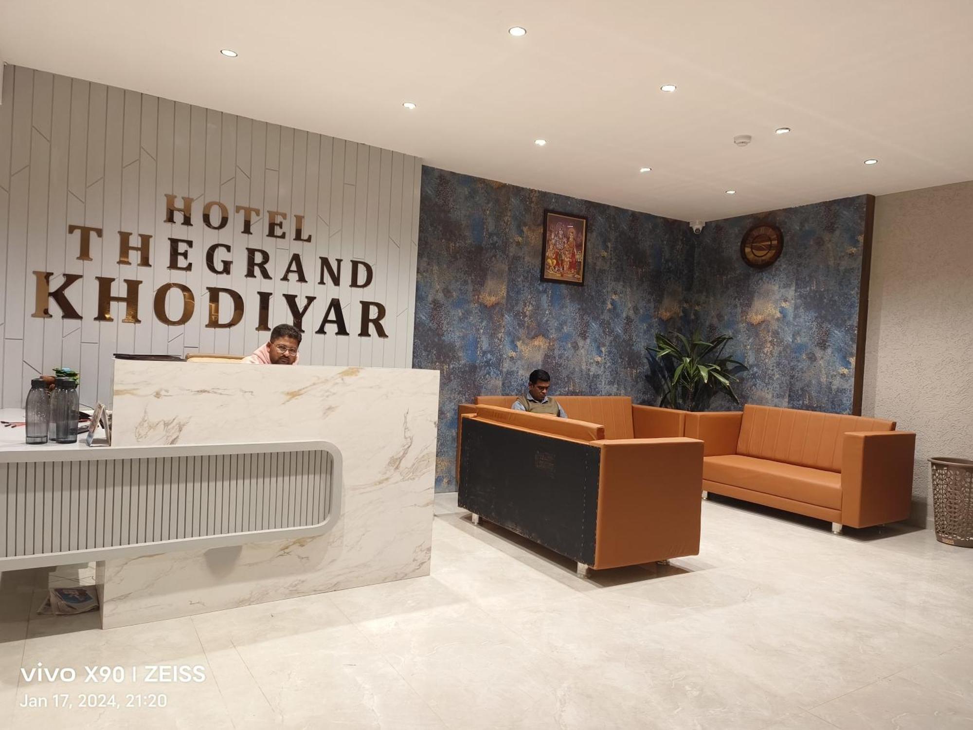 Hotel The Grand Khodiyar Visnagar Buitenkant foto