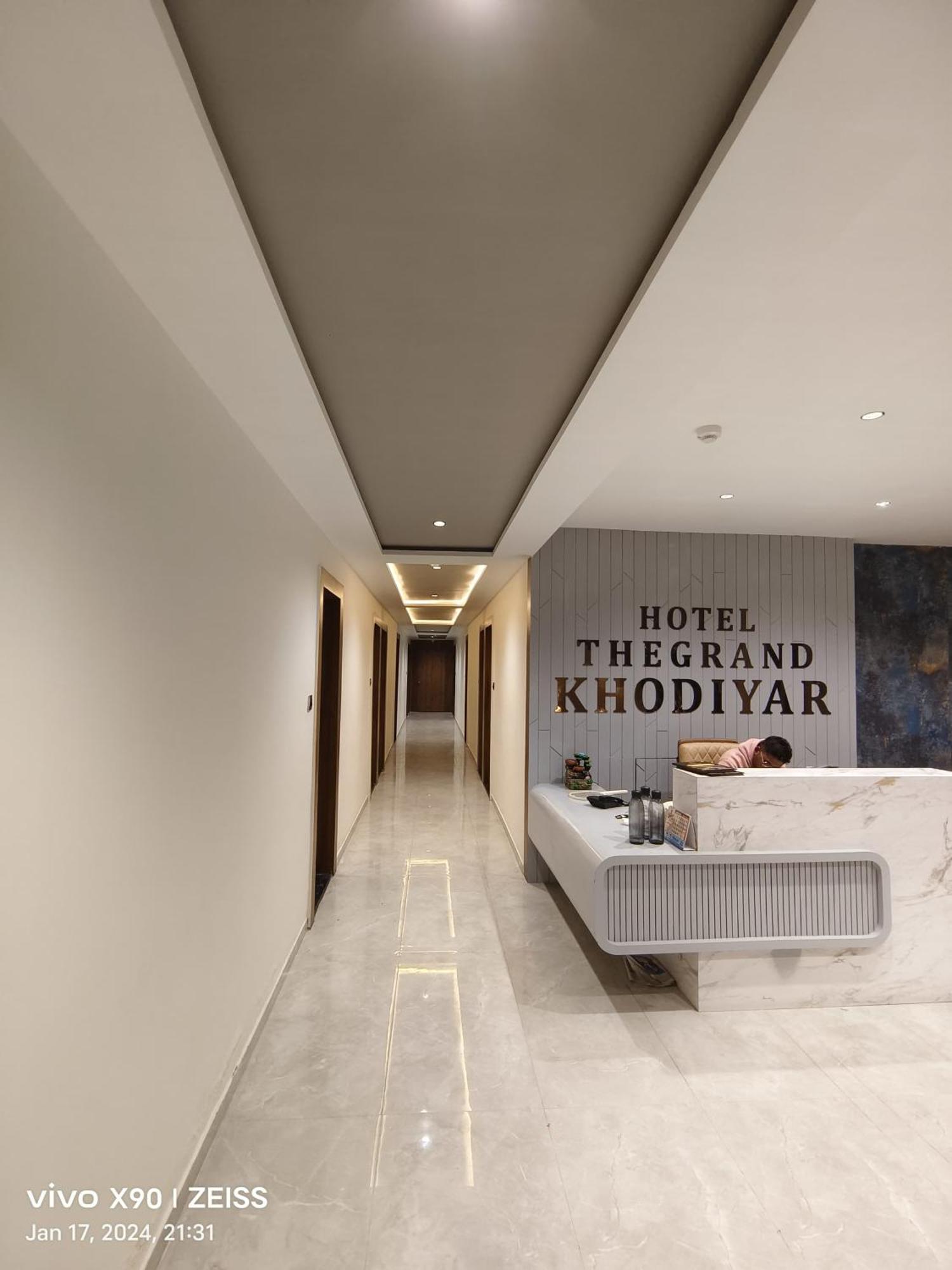 Hotel The Grand Khodiyar Visnagar Buitenkant foto